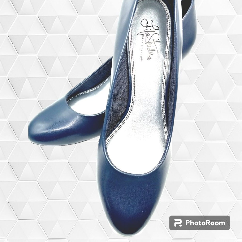 New Parigi Life Stride Navy Classic Pumps Size 11
